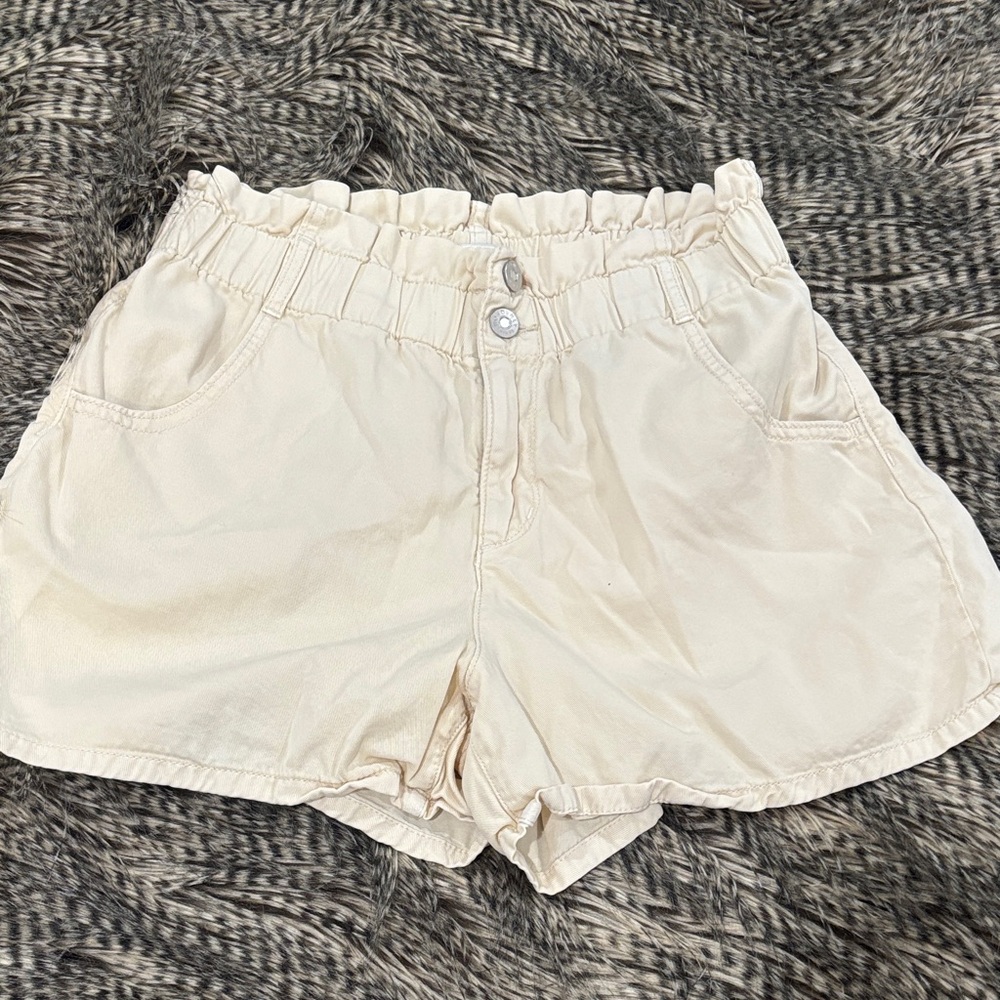 Women's Cream Ruffle Waist Shorts